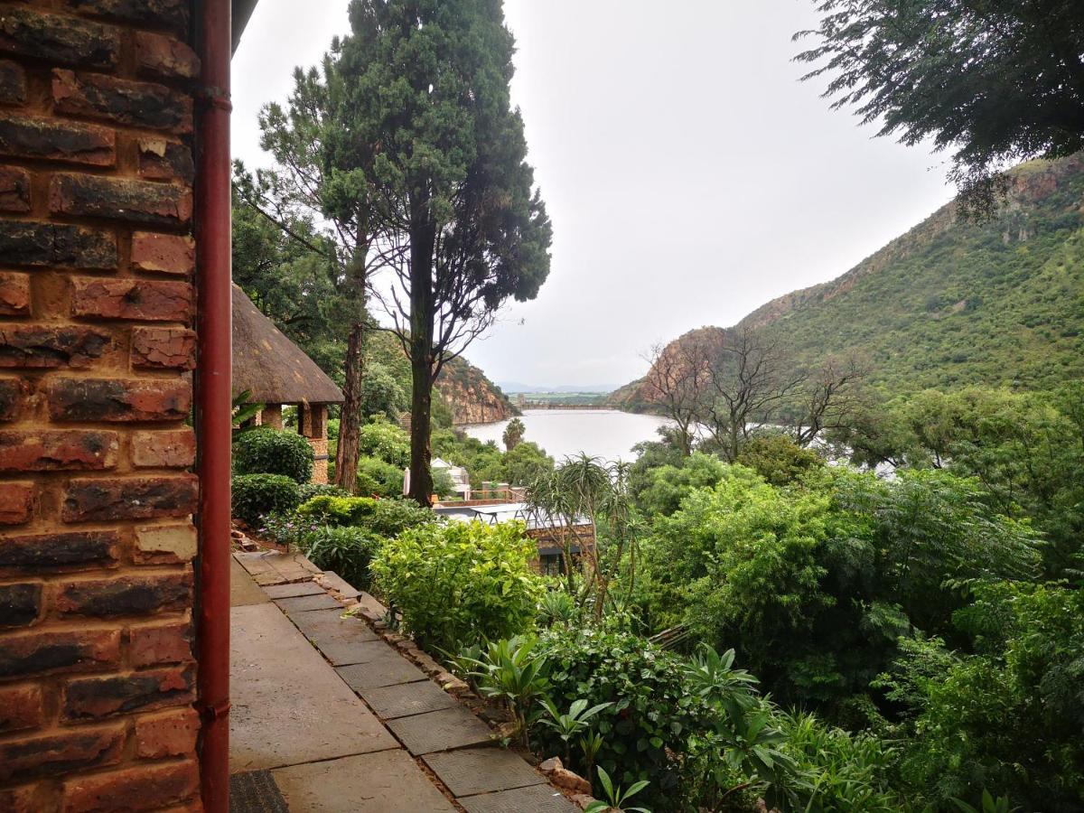 Metsing At Harties Hotel Hartbeespoort Bagian luar foto
