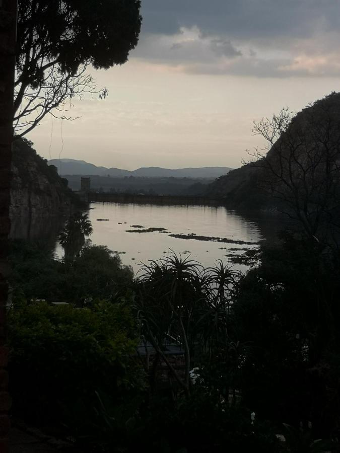 Metsing At Harties Hotel Hartbeespoort Bagian luar foto