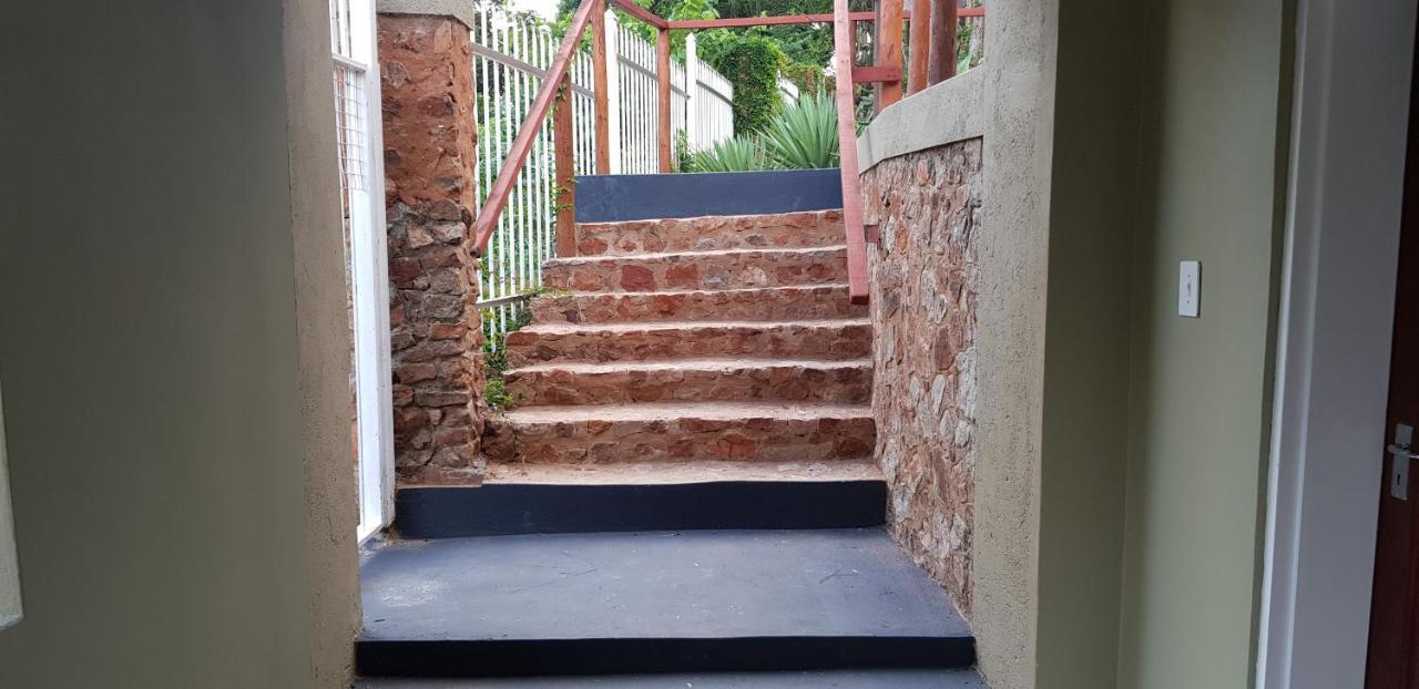 Metsing At Harties Hotel Hartbeespoort Bagian luar foto